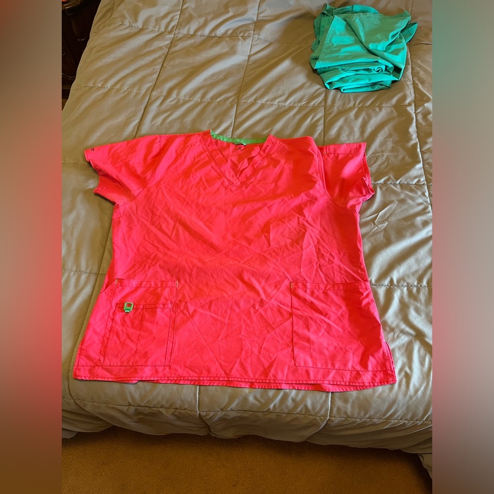 Pink 3X carhartt scrub top
